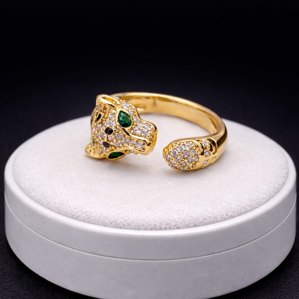 The golden leopard ring – strength and elegance in one piece