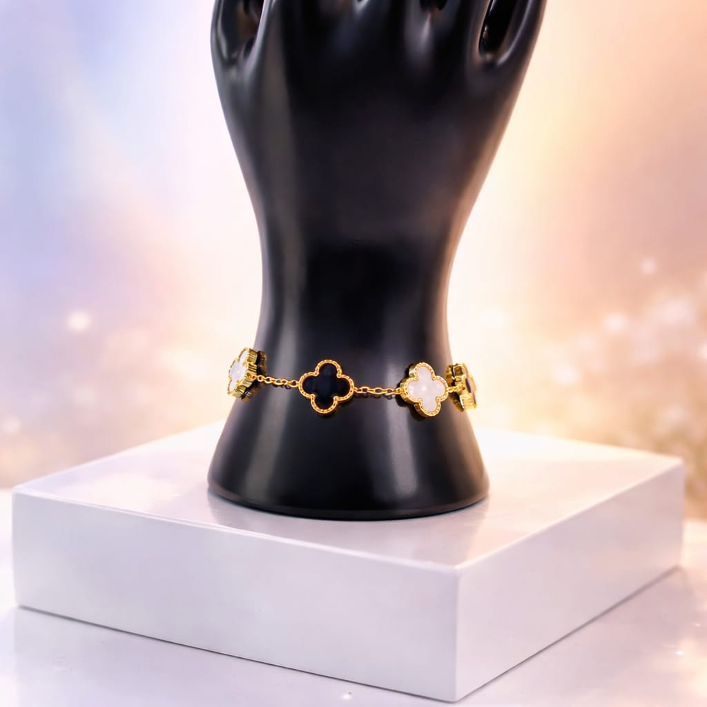 Luxury four-flower bracelet