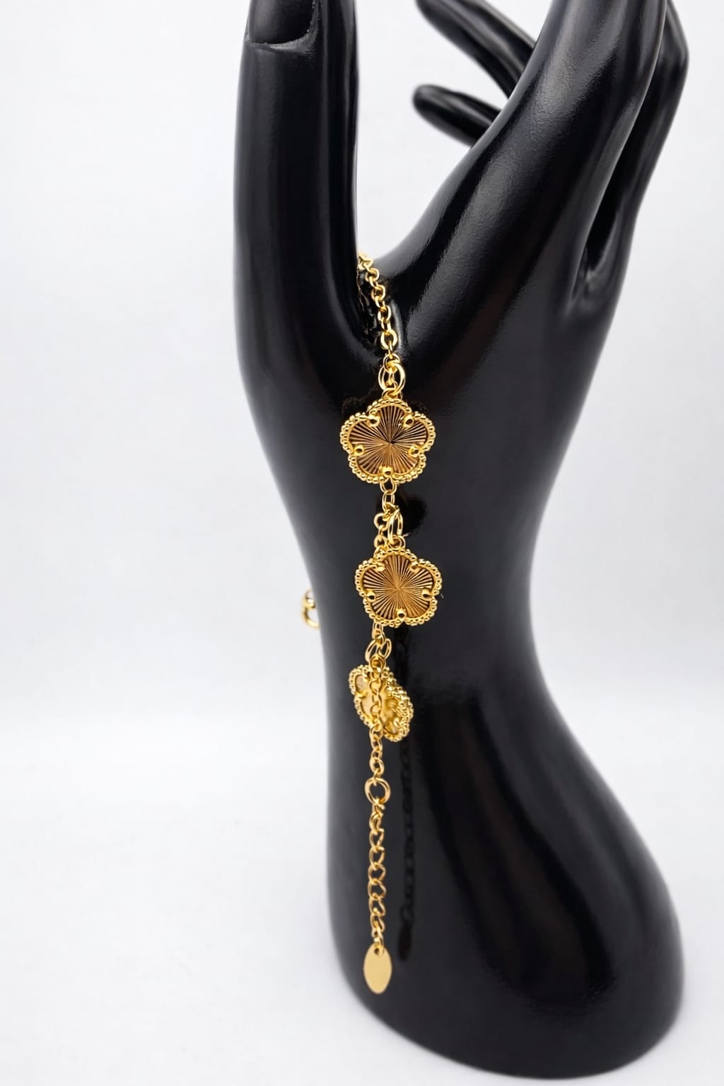 Luxury gold flower bracelet