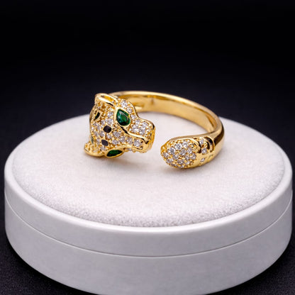 The golden leopard ring – strength and elegance in one piece