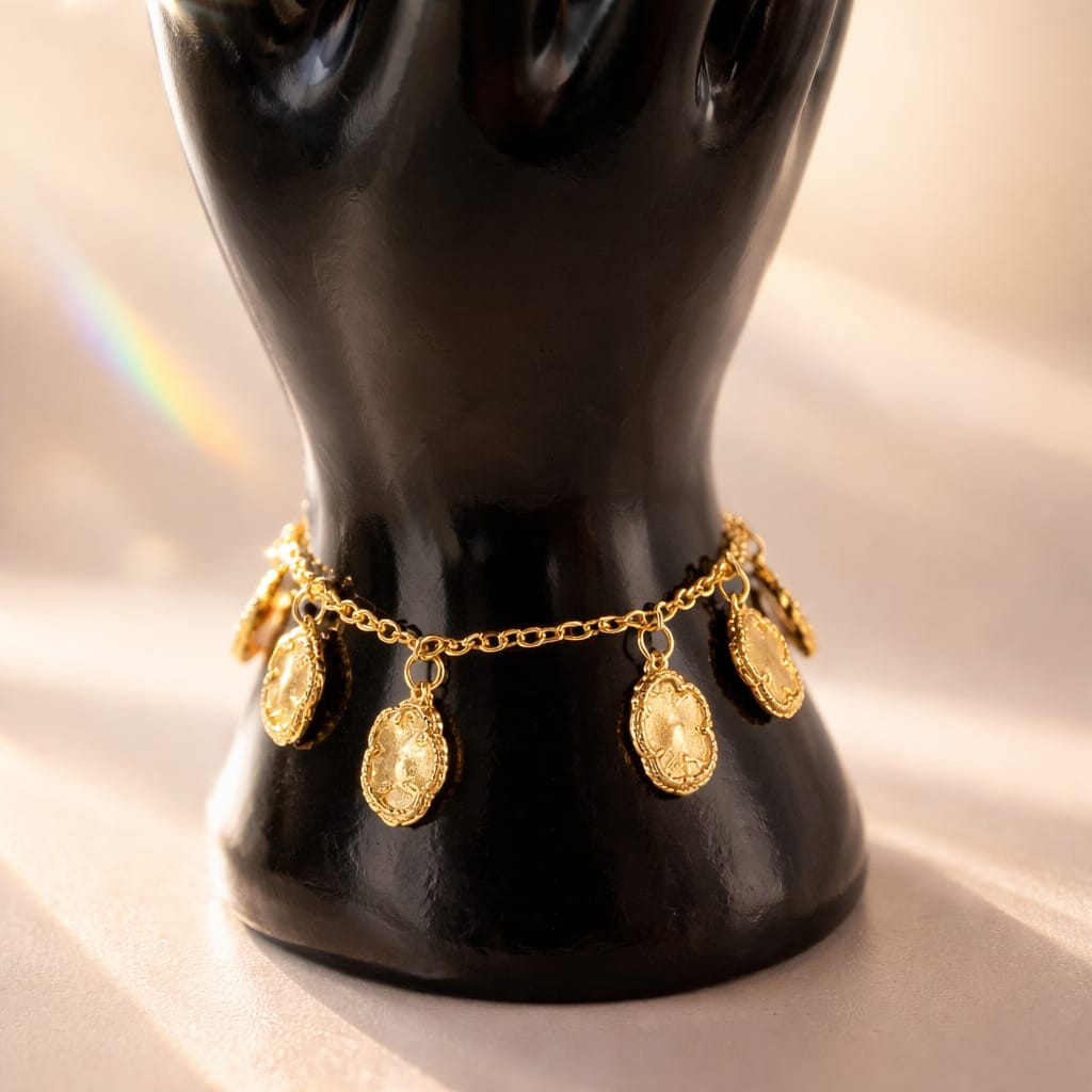 Luxury gold flower bracelet