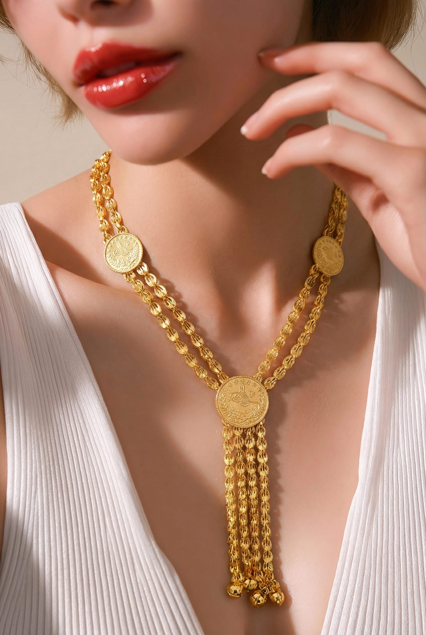 Heritage gold necklace with multiple chains, luxurious design