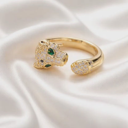 The golden leopard ring – strength and elegance in one piece